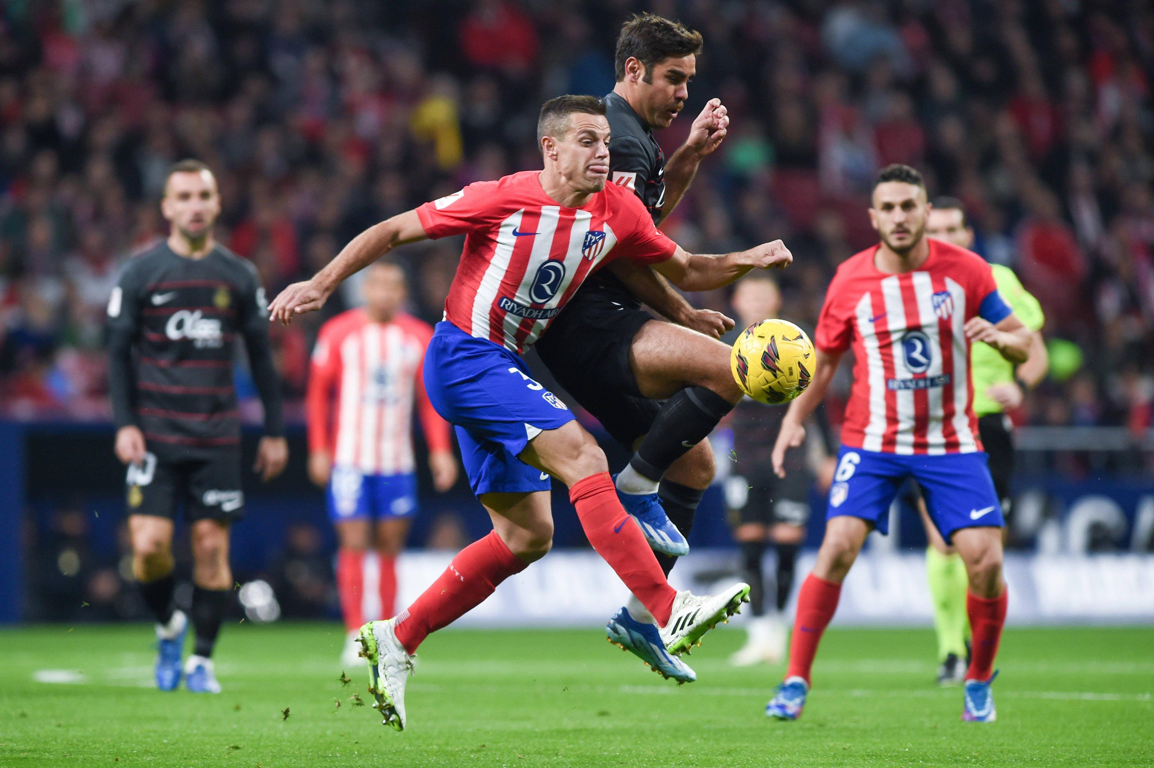 包含西甲经典对决,比分2-1,梅西梅开二度,关键扑救帮助球队逆转,传球成功率88%的词条 包含西甲经典对决,比分2-1,梅西梅开二度,关键扑救帮助球队逆转,传球成功率88%的词条